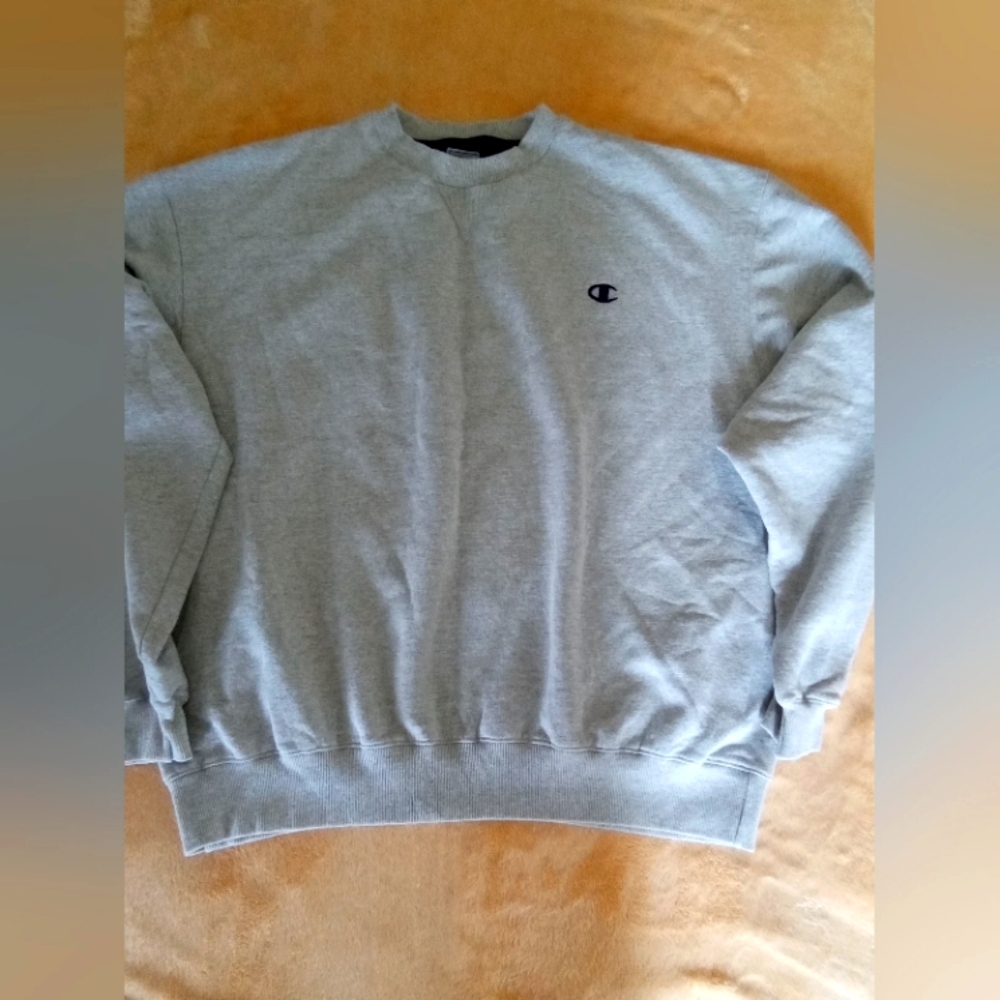 New Champion sweatshirt- Men's XL- Heavyweight- nwot